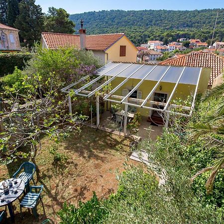 Lovely Apartment In Veli Losinj With Kitchen Esterno foto