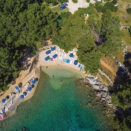 Lovely Apartment In Veli Losinj With Kitchen Esterno foto