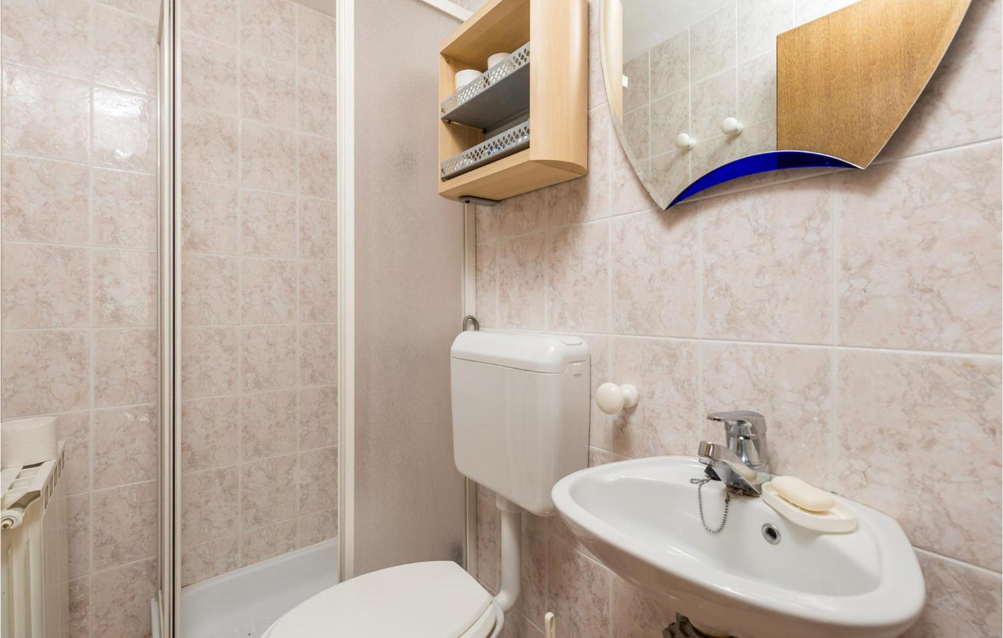 Lovely Apartment In Veli Losinj With Kitchen Esterno foto