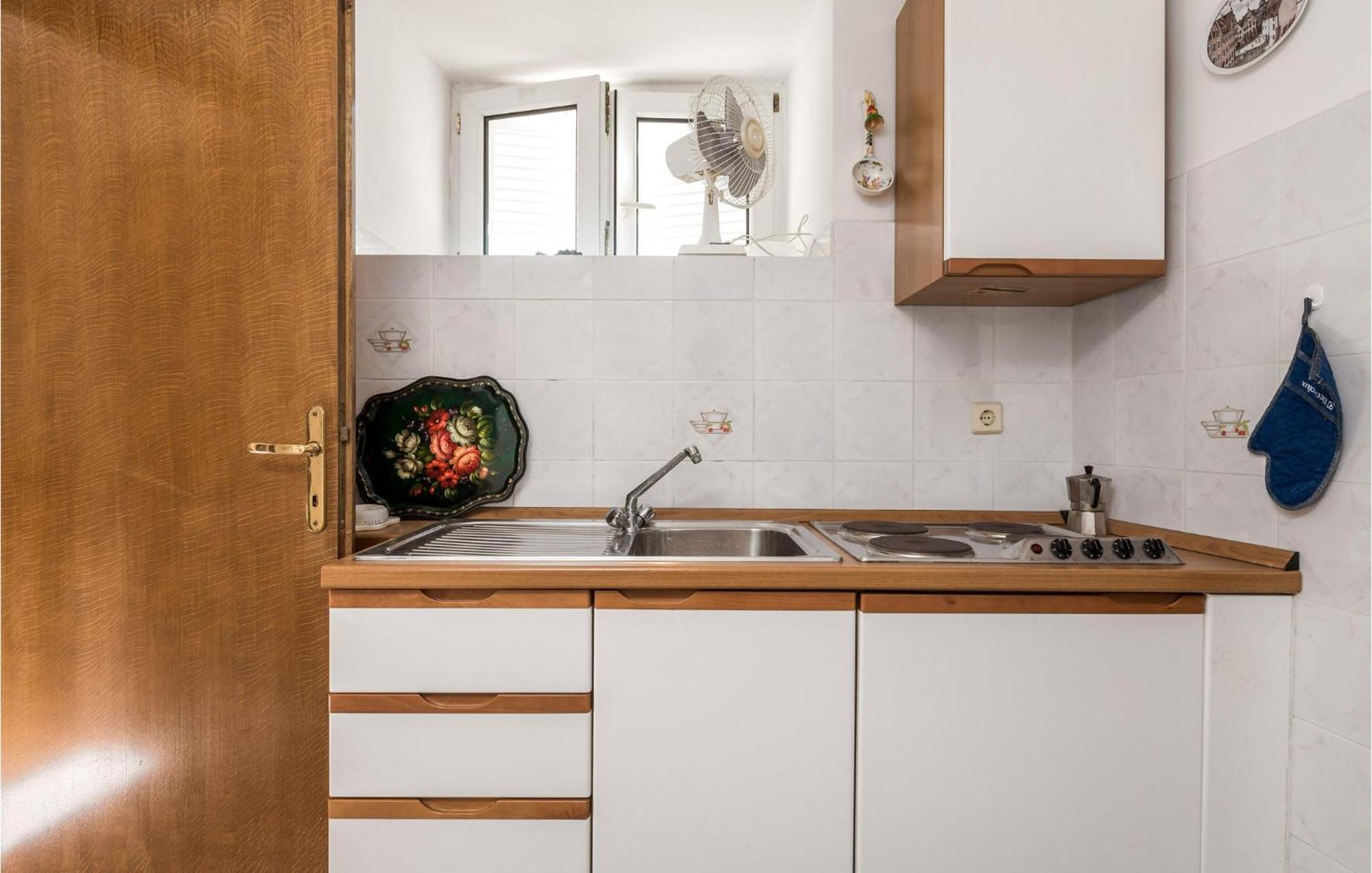 Lovely Apartment In Veli Losinj With Kitchen Esterno foto