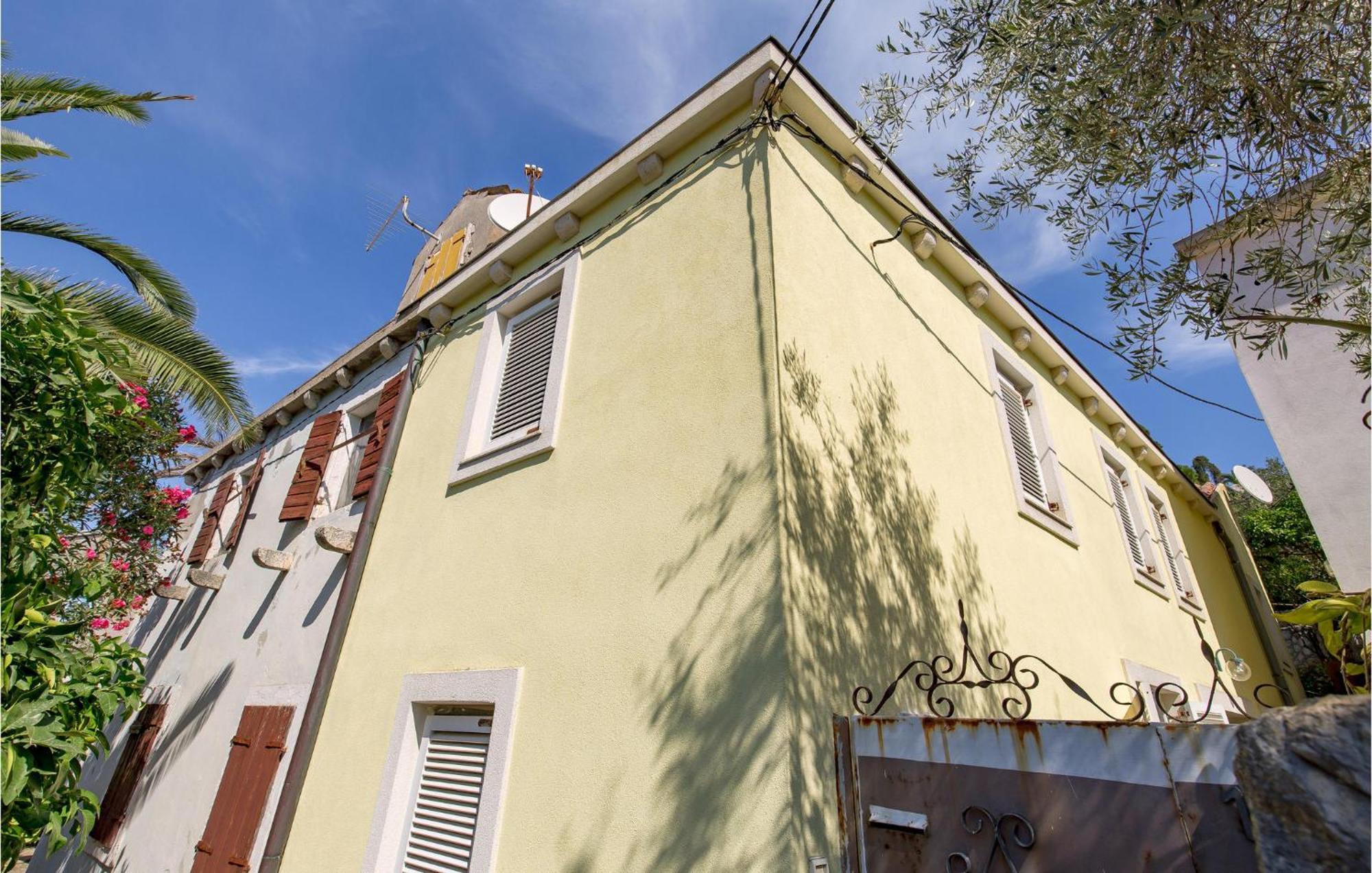 Lovely Apartment In Veli Losinj With Kitchen Esterno foto