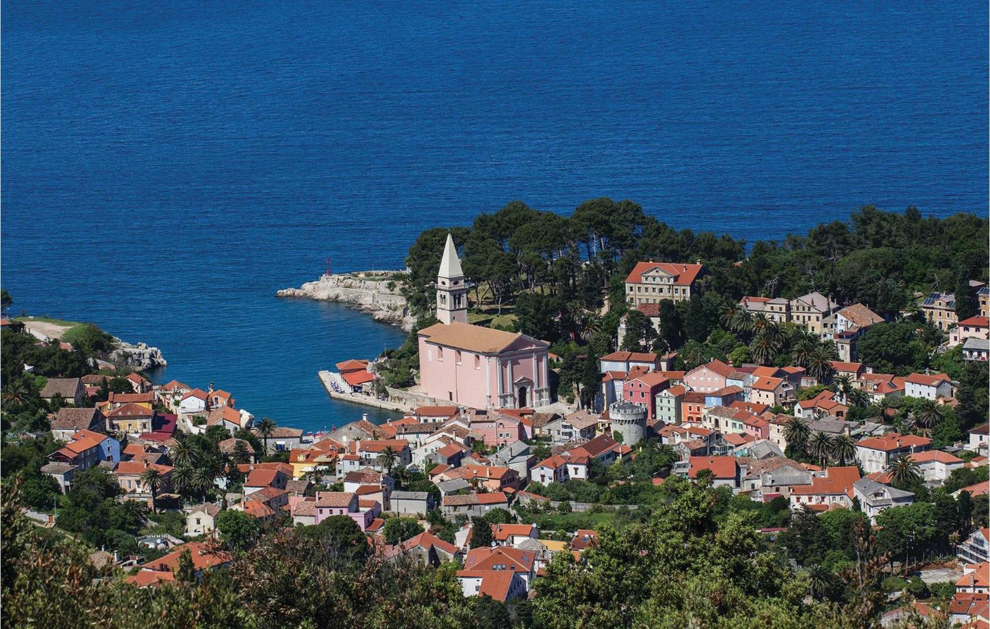 Lovely Apartment In Veli Losinj With Kitchen Esterno foto